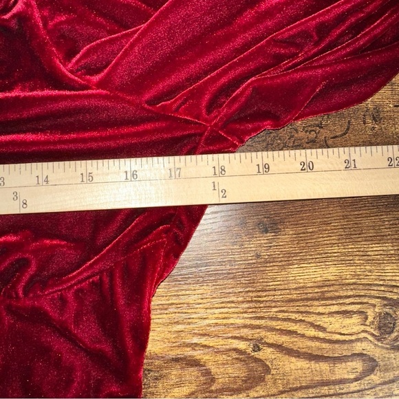 Vici Top Womens XL Burgundy Walker Velvet Scoop Neck Bodysuit Open Back Cutout - Picture 4 of 11